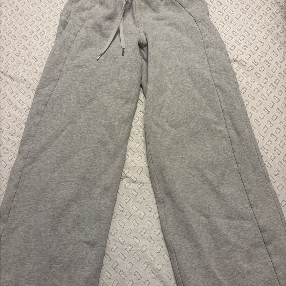 Lululemon Women’s Gray Sweatpants